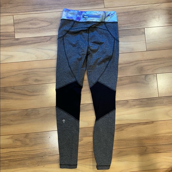 Ivivva leggings - Picture 2 of 3